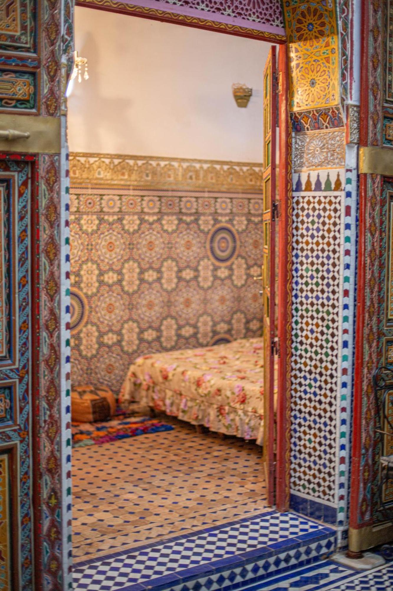 Riad Hayat *